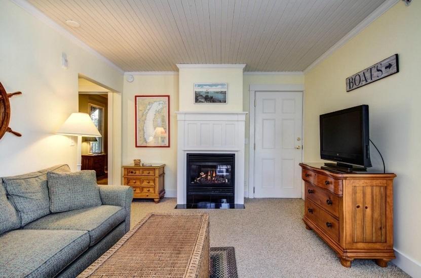 Captain'S Cottage Suites Grand Haven Room photo