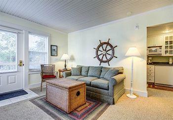 Captain'S Cottage Suites Grand Haven Exterior photo
